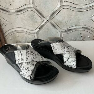Dansko Ava Sandal (NEW)
Size 11 (42)